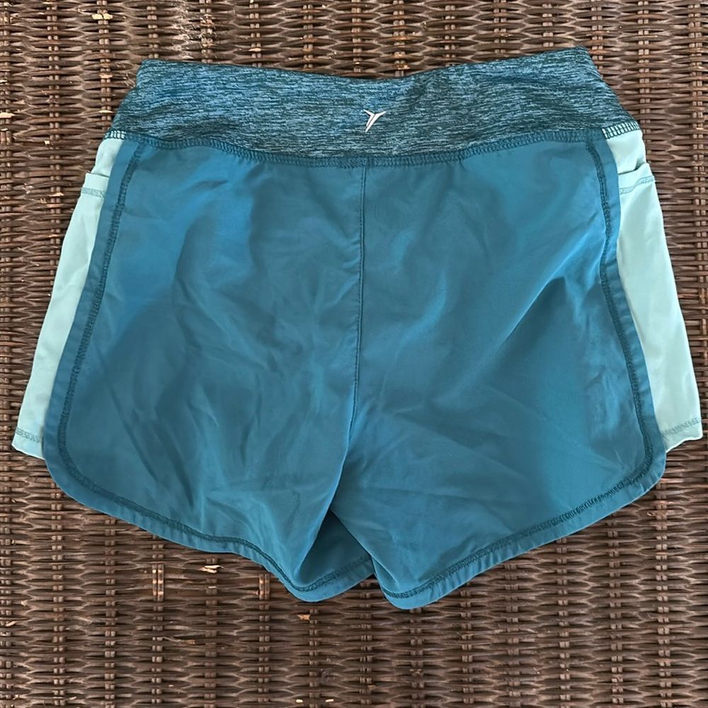 Old Navy Active Shorts Girl’s M (8) Teal Elastic Waist Pockets Built-In Liner